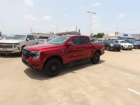 Used 2025 Ford Ranger Lariat w/ FX4 Off-Road Package AWD/4WD image 2