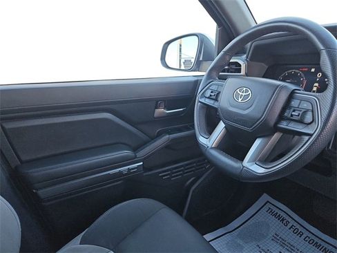 Used 2024 Toyota Tacoma TRD Off-Road image 15