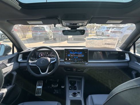 New 2026 Volkswagen Tiguan SE R-Line AWD/4WD image 11