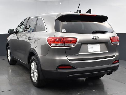 Used 2016 Kia Sorento L FWD image 4