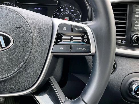Used 2020 Kia Sorento S image 24