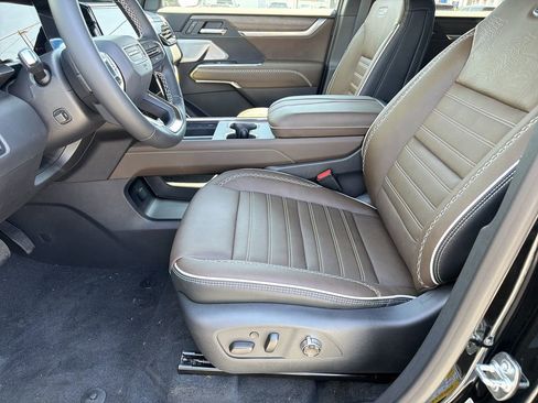 New 2026 GMC Acadia Denali Ultimate FWD image 15