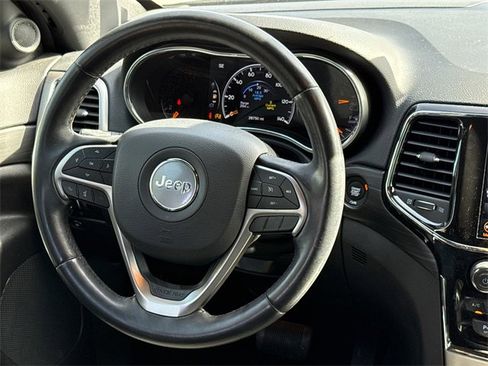 Used 2021 Jeep Grand Cherokee Laredo X image 13