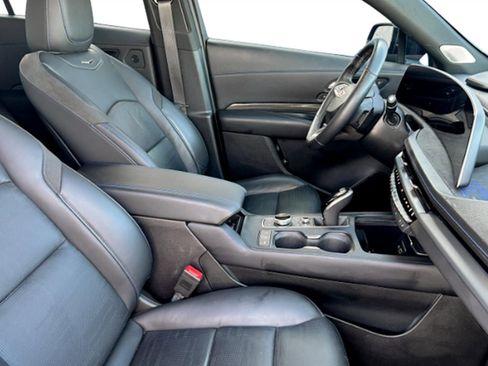 Used 2024 Cadillac XT4 Sport image 23