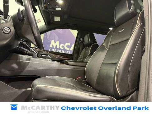 Used 2021 Cadillac Escalade Premium Luxury AWD/4WD image 26
