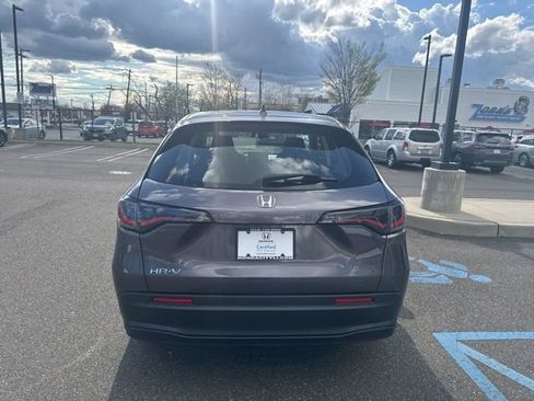 Used 2023 Honda HR-V LX image 7