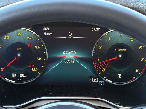 Used 2020 Mercedes-Benz GLC 300 4MATIC image 13