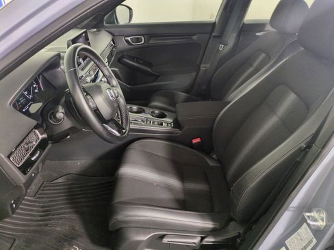 Used 2023 Honda Civic Sport image 9