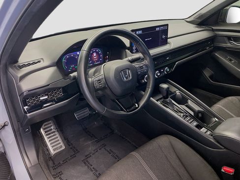 Used 2023 Honda Accord Sport image 7