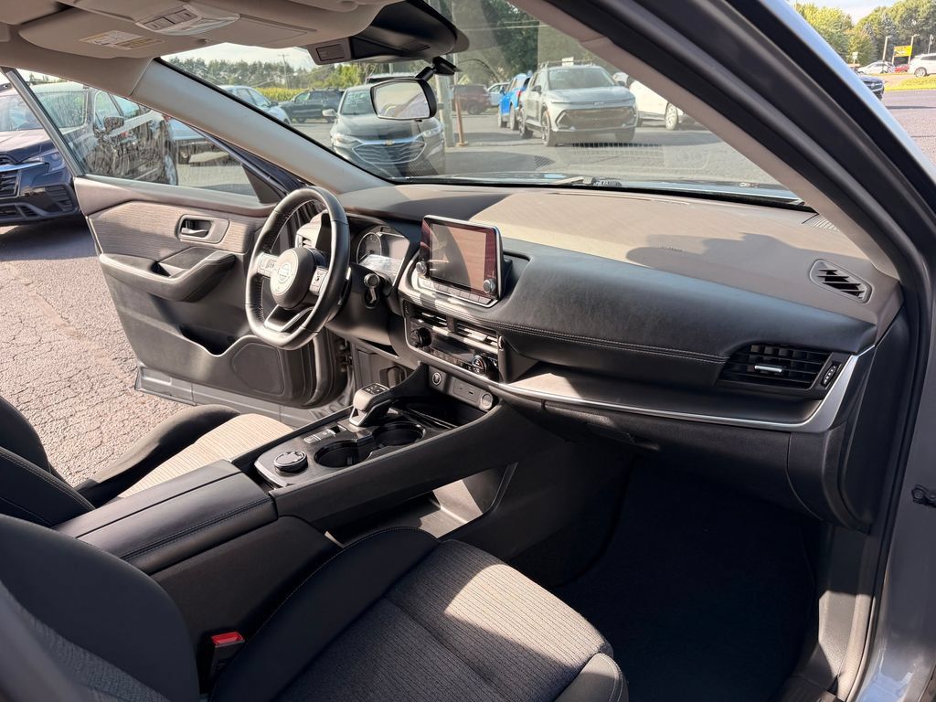 Used 2021 Nissan Rogue S AWD/4WD image 29