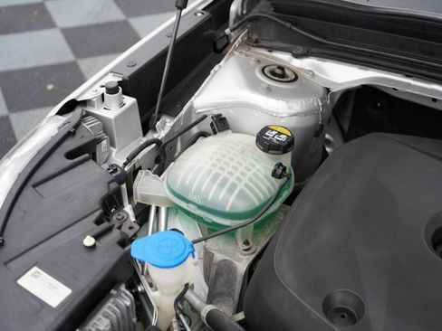 Used 2019 Volvo XC40 T5 R-Design image 82