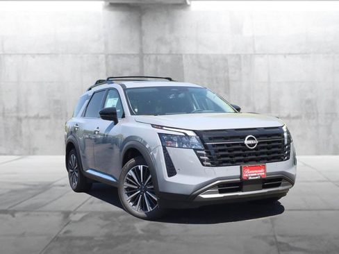 New 2026 Nissan Pathfinder Platinum AWD/4WD image 2