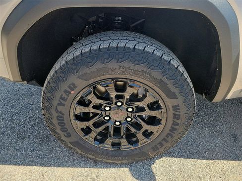 New 2026 GMC Canyon Elevation w/ Convenience Package image 10