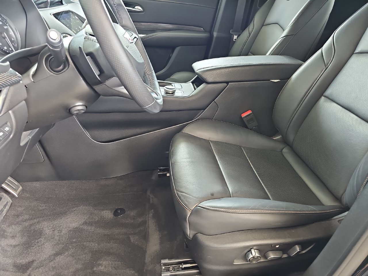 Used 2019 Cadillac XT4 Sport AWD/4WD image 15