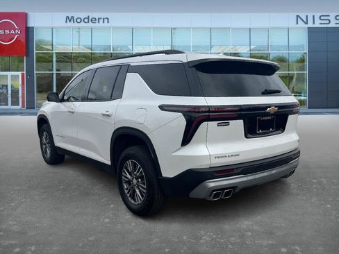 Used 2024 Chevrolet Traverse LT image 7
