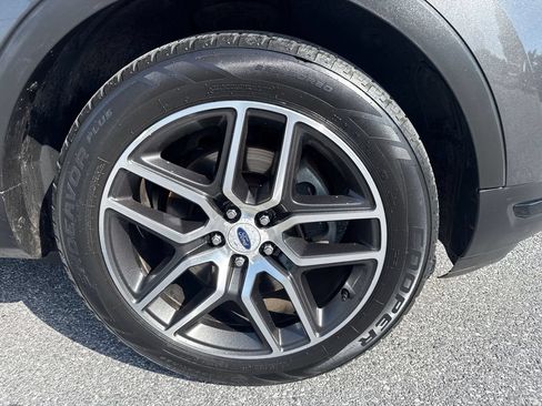 Used 2018 Ford Explorer Sport w/ Equipment Group 401A AWD/4WD image 33