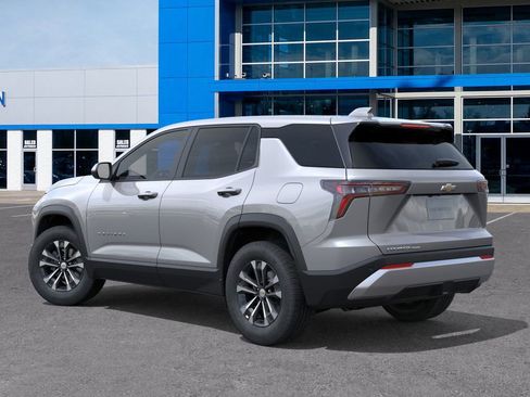 New 2026 Chevrolet Equinox LT image 3