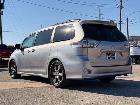 Used 2012 Toyota Sienna SE image 5