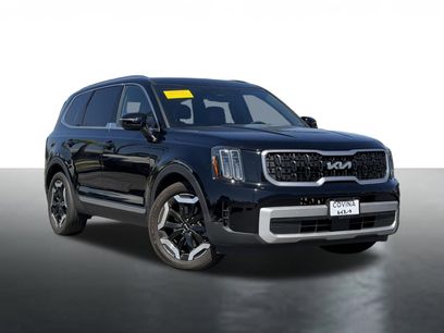 Used 2023 Kia Telluride EX w/ EX Captain's Chair Package