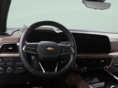 Used 2025 Chevrolet Tahoe High Country w/ Sun And Tow Package image 9