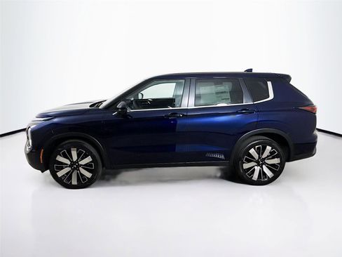 New 2026 Mitsubishi Outlander SE image 4