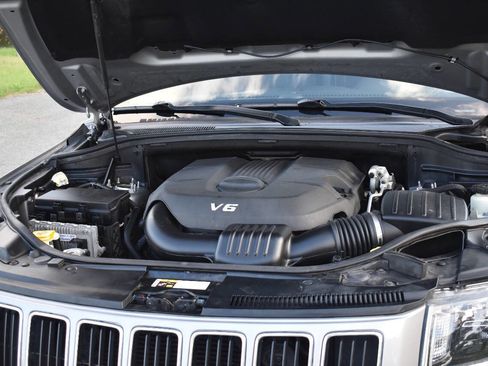 Used 2014 Jeep Grand Cherokee Limited image 35