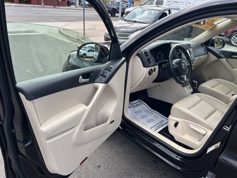 Used 2014 Volkswagen Tiguan SEL FWD image 16