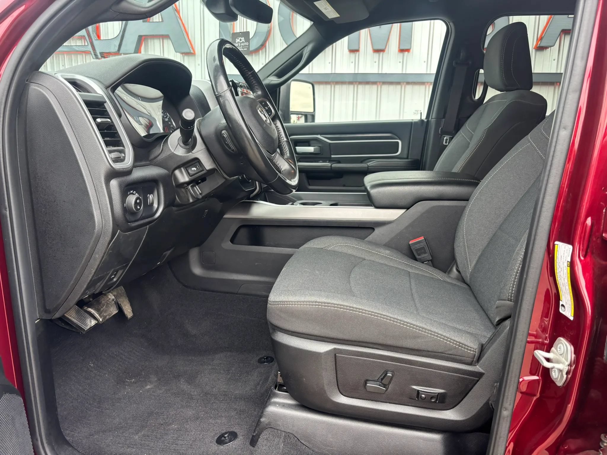 Used 2024 RAM 2500 Big Horn w/ Night Edition AWD/4WD image 19