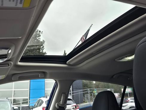 Certified 2025 Subaru Crosstrek 2.0i Premium image 19