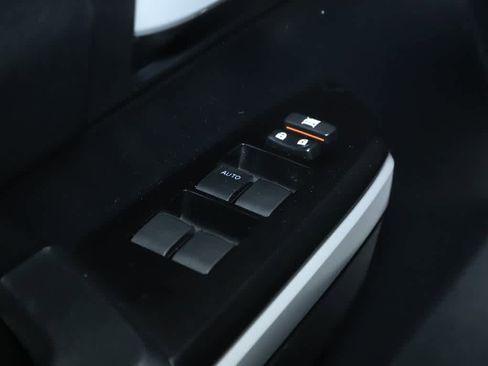 Used 2019 Toyota Tundra SR5 w/ SR5 Upgrade Package AWD/4WD image 16