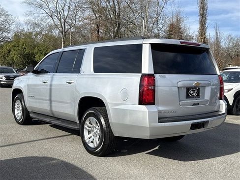 Used 2020 Chevrolet Suburban LT image 5