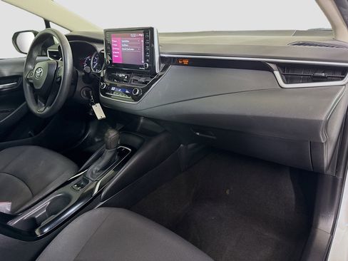 Used 2021 Toyota Corolla LE FWD image 29