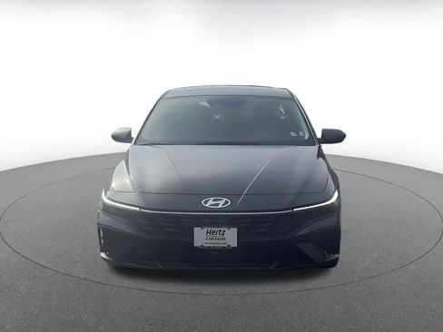 Used 2025 Hyundai Elantra SEL image 4