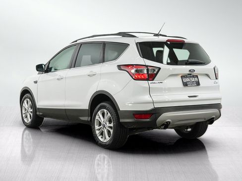 Used 2018 Ford Escape SE w/ Ford Safe & Smart Package AWD/4WD image 3