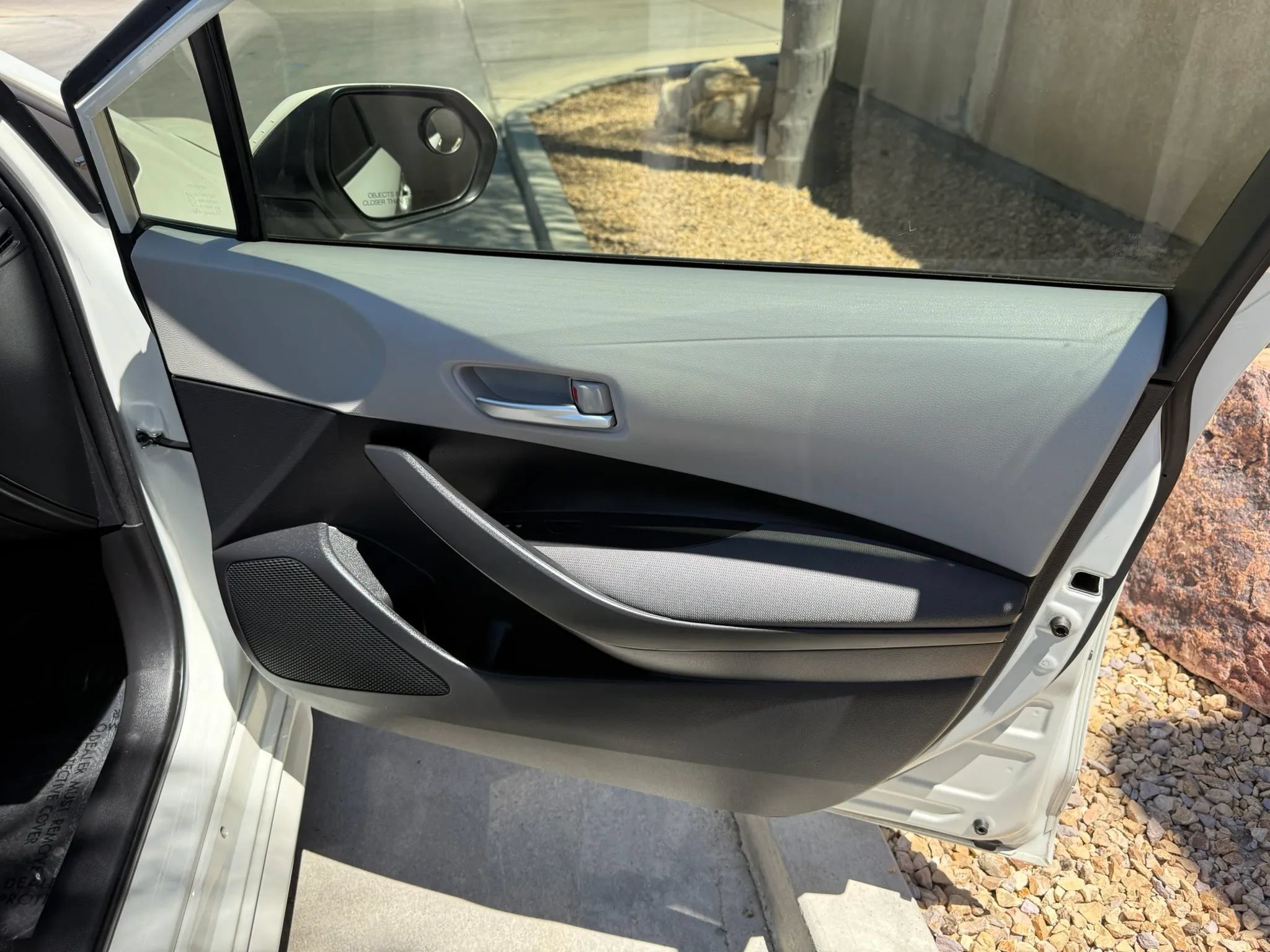 Used 2021 Toyota Corolla LE w/ Carpet Mat Package (TMS) FWD image 14