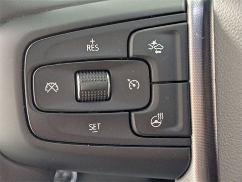 Certified 2025 GMC Sierra 1500 SLT image 16