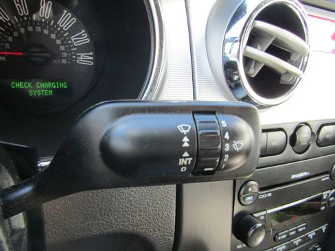 Used 2006 Ford Mustang GT RWD image 31