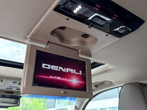 Used 2020 GMC Yukon Denali w/ Denali Ultimate Package AWD/4WD image 35