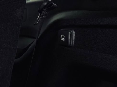 Used 2023 Jeep Grand Cherokee L Limited w/ Luxury Tech Group II image 11