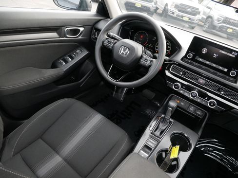 Used 2022 Honda Civic LX image 9