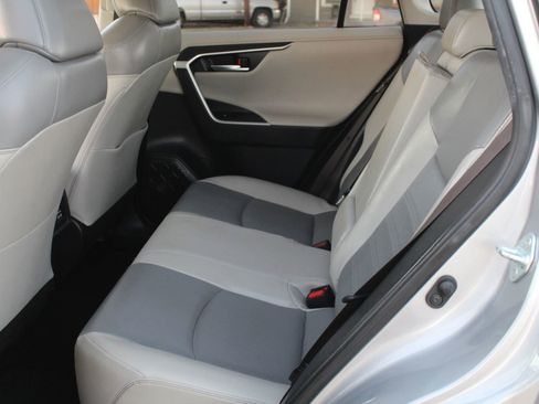 Used 2019 Toyota RAV4 Limited image 25