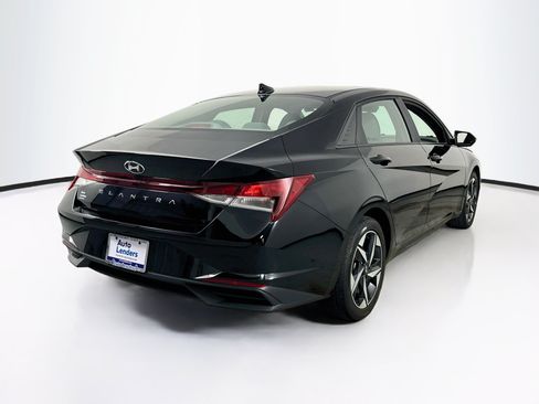Used 2023 Hyundai Elantra SEL w/ Convenience Package FWD image 5
