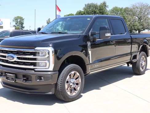 Used 2024 Ford F250 King Ranch AWD/4WD image 2