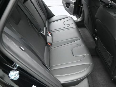 Used 2025 Hyundai Elantra Limited w/ Cargo Package FWD image 34