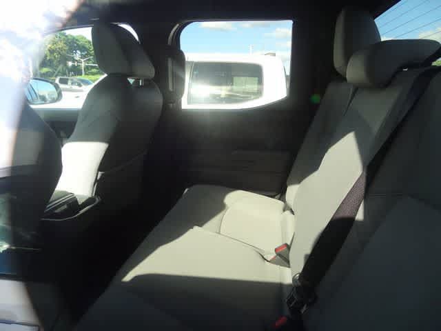 Used 2025 Toyota Tacoma SR5 AWD/4WD image 8