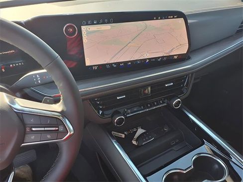 New 2026 Chevrolet Suburban Premier image 5