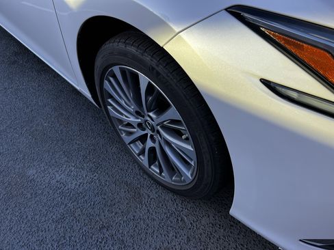 Used 2021 Lexus ES 350 w/ Premium Package image 11