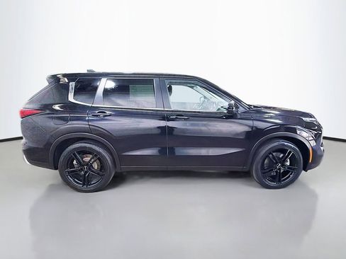 Used 2024 Mitsubishi Outlander SE Black Edition FWD image 11