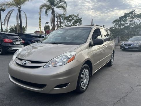 Used 2008 Toyota Sienna LE FWD image 3