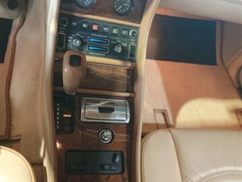 Used 1999 Bentley Azure RWD image 16